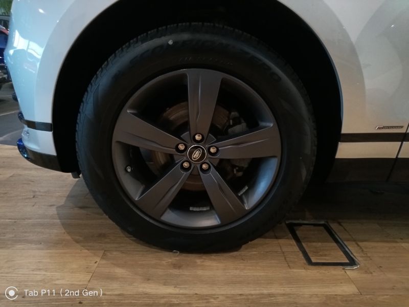 GuidiCar - LAND ROVER Range Rover Velar 2019 Range Rover Velar 2.0d i4 R-Dynamic 180cv auto my20 Usato